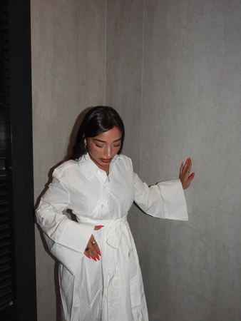 שמלת לי- לבנה